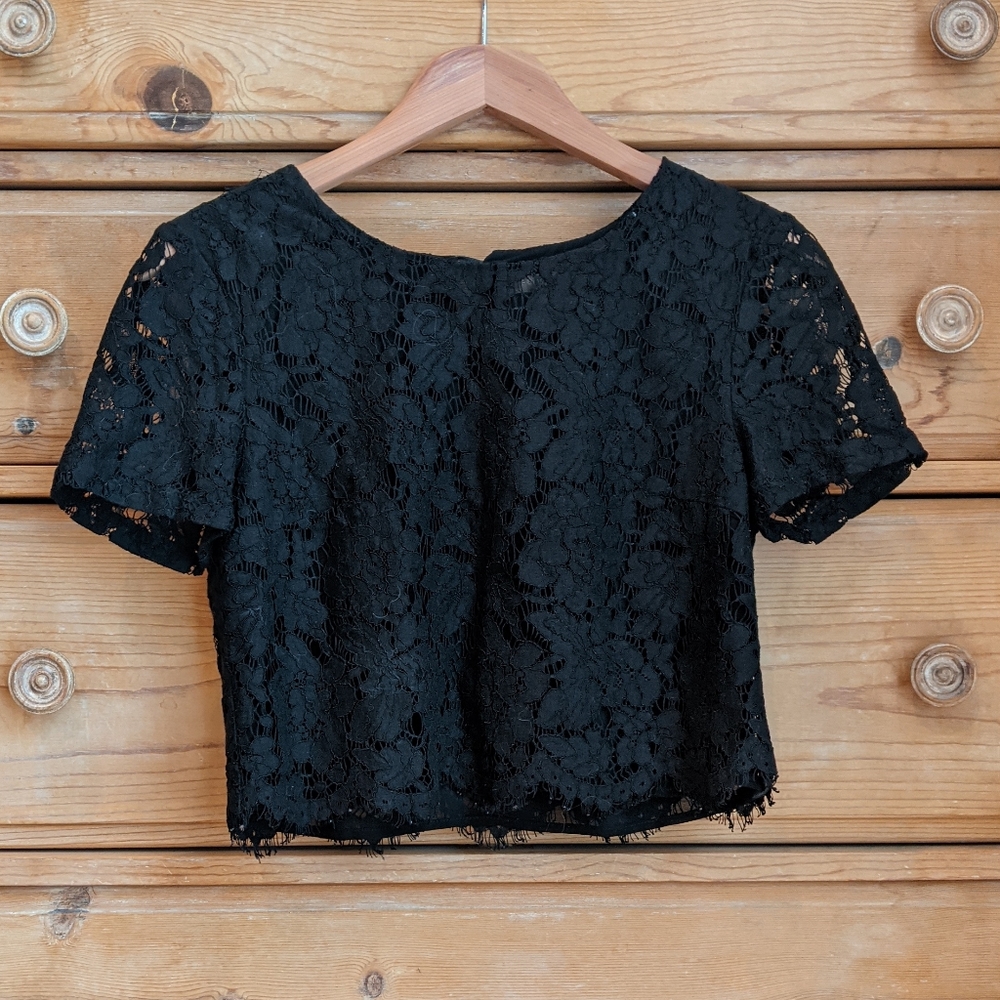 Banana Republic Cropped Black Shirt Size 0